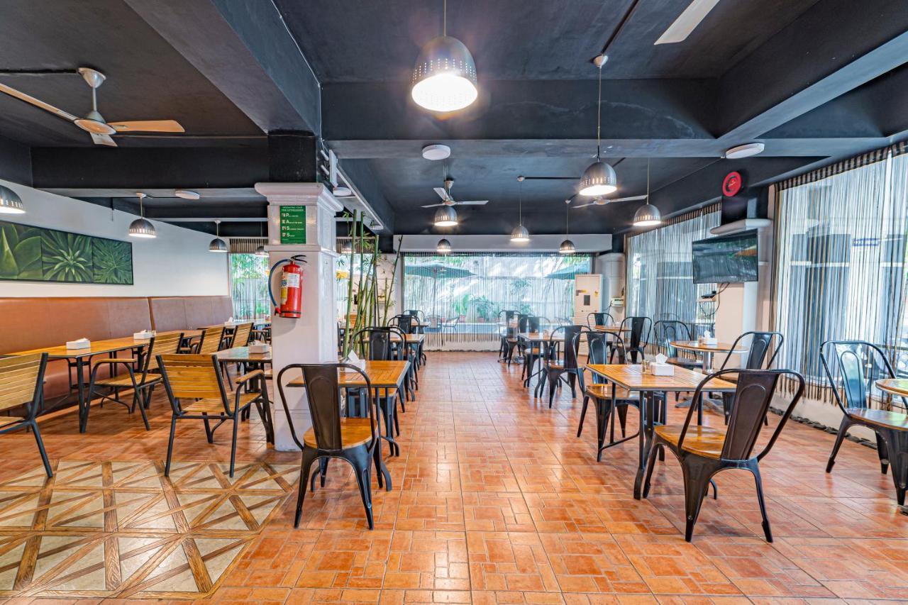 היידראבד Hotel Athome , Whitefields, Kondapur מראה חיצוני תמונה